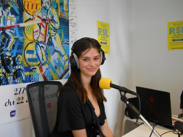 Léna Sorribes, Miss Sète 2019 dans le studio RSL de l'Office de Tourisme